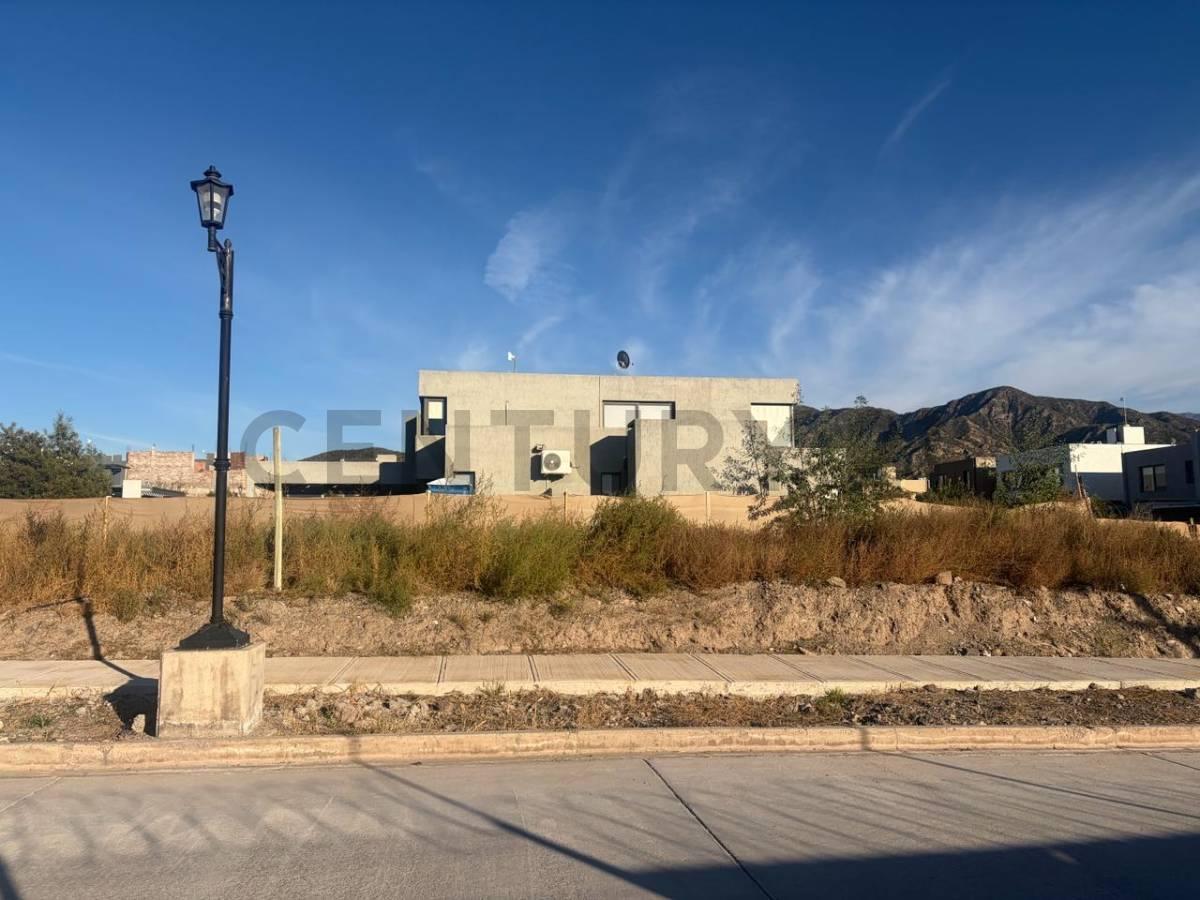 VENTA DE LOTE - BARRIO LA BASTILLA — foto 1