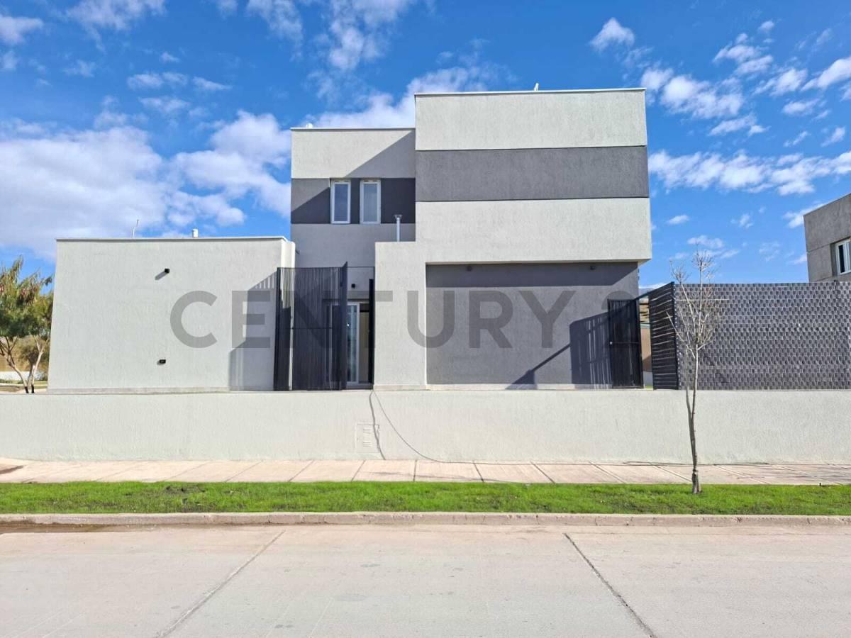 Exclusiva casa a estrenar de categoría en Barrio Privado La Bastilla — foto 1
