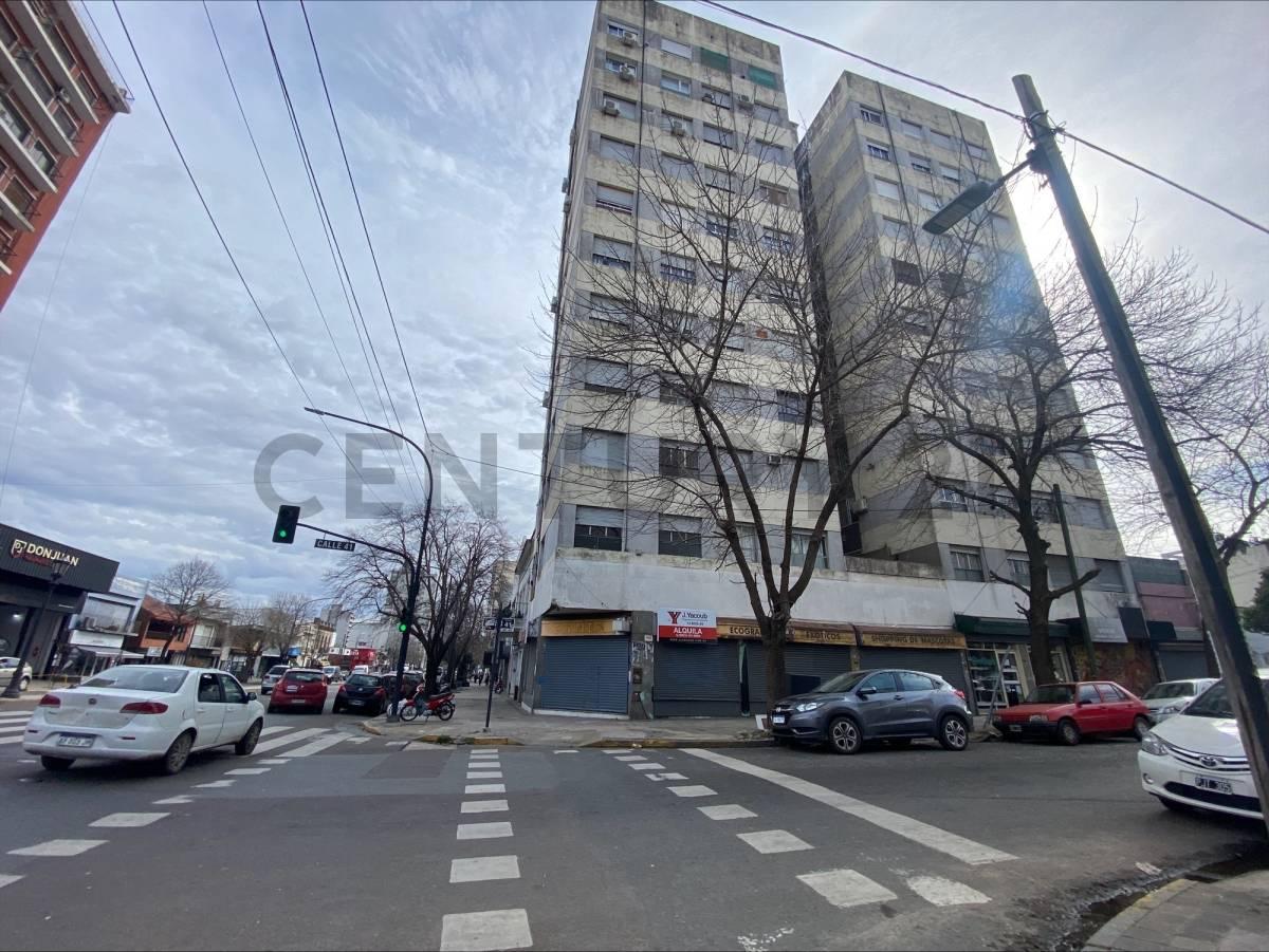7 y 41 , departamento de dos dormitorios en venta . — foto 1