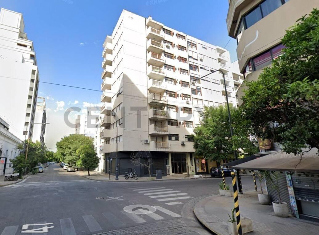VENTA 12 Y 47. OFICINA CON BALCON AL FRENTE — foto 1