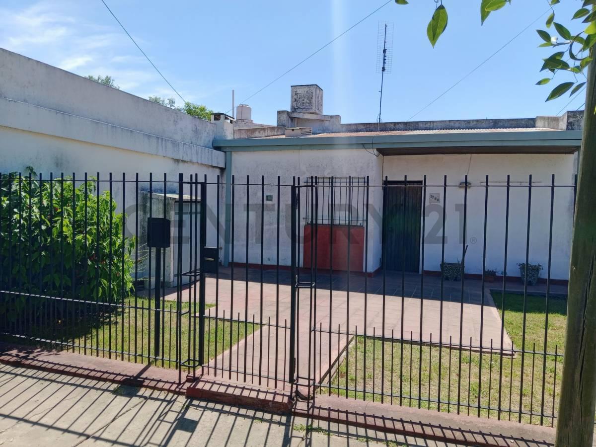 15 y 161 - CASA A LA VENTA EN BERISSO DE 3 HABITACIONES — foto 1