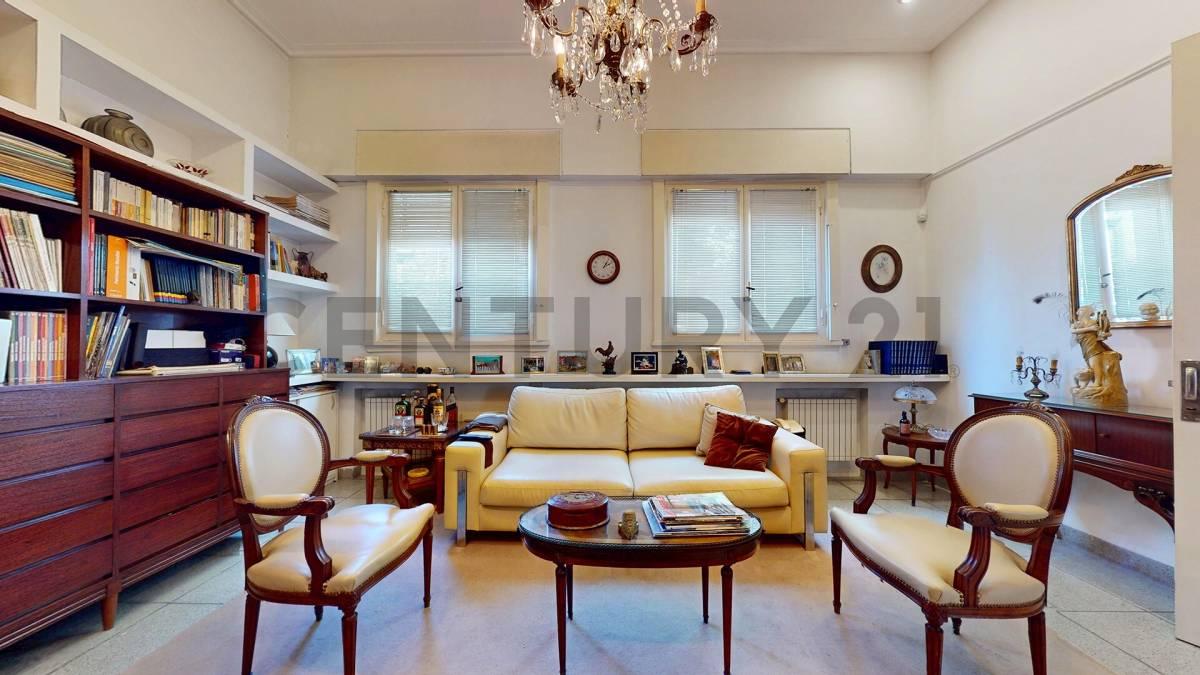 10 entre 67 y 68 - CASA EN VENTA DE 2 DORMITORIOS - QUINCHO Y PILETA — foto 1