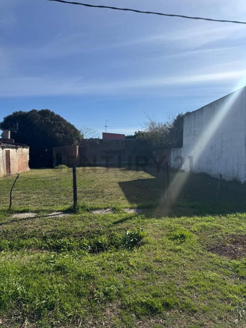 42Bis entre 183 y 184 - Lote en Venta — foto 1