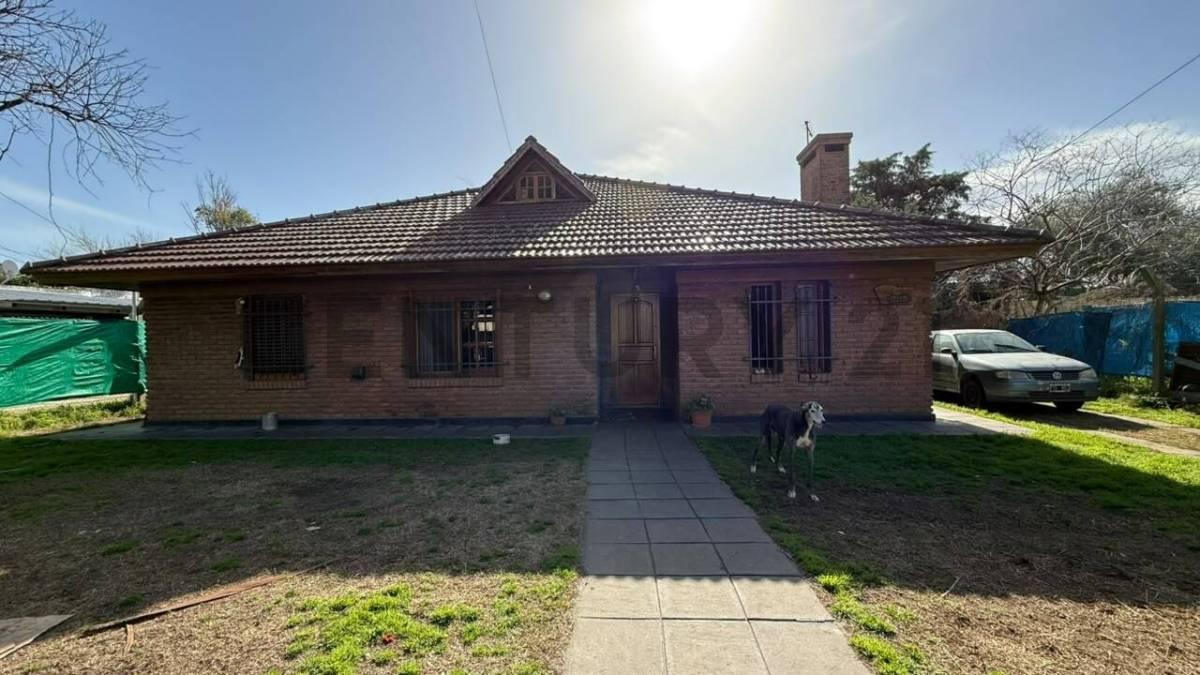 40 N2119 ENTRE 137 Y 138 - CASA EN VENTA EN SAN CARLOS — foto 1