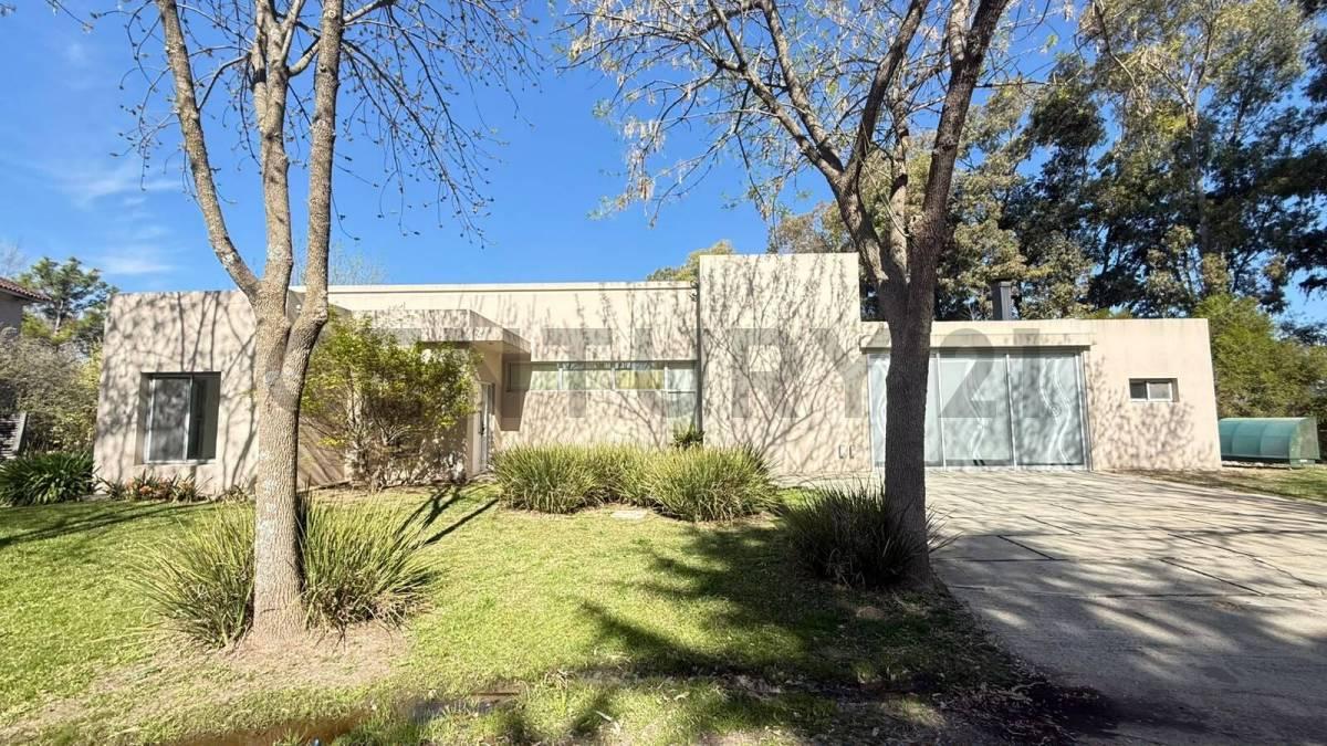 Casa en Grand Bell I - City Bell — foto 1