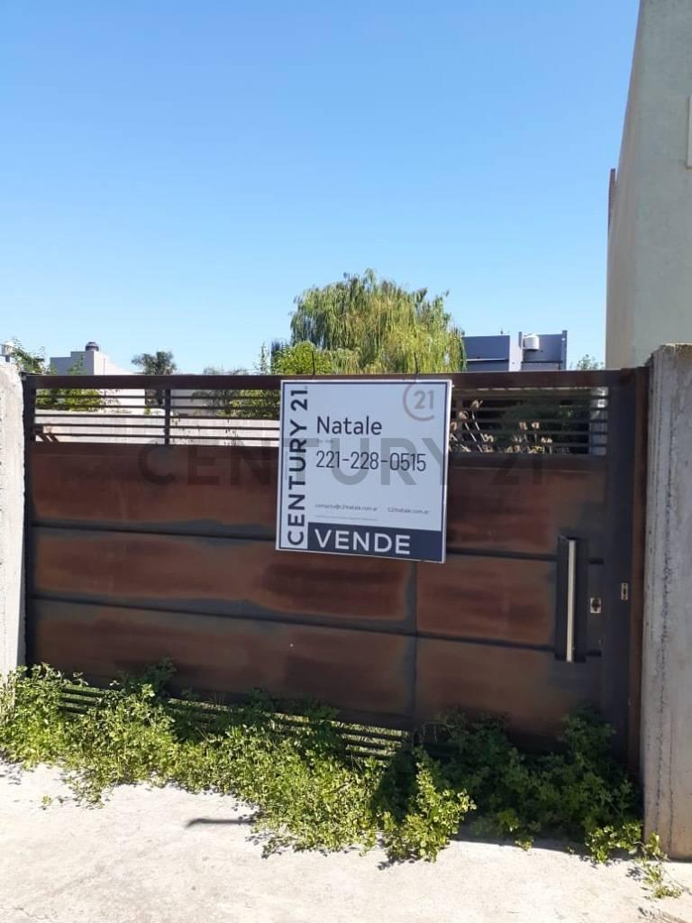 Venta 213 41 y 42 Lote de terreno Barrio El Toboso — foto 1
