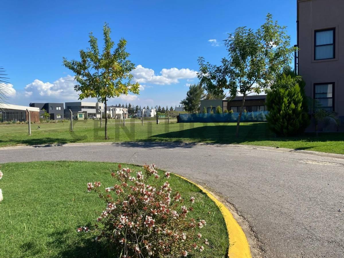 Lote en venta en Vila Marina 1 con amarra propia — foto 1