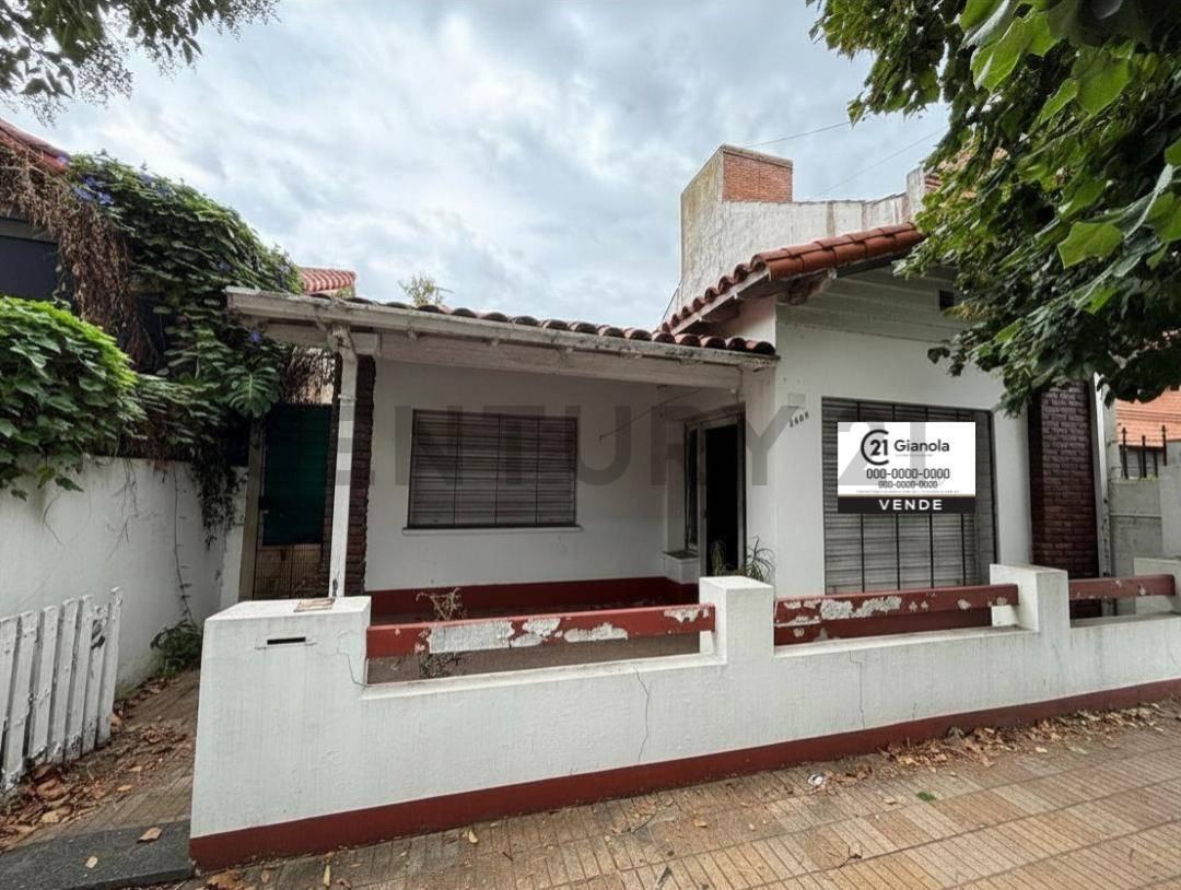 Venta Casa 3 amb en Florida con jardín a Reciclar - apto DUPLEX — foto 1