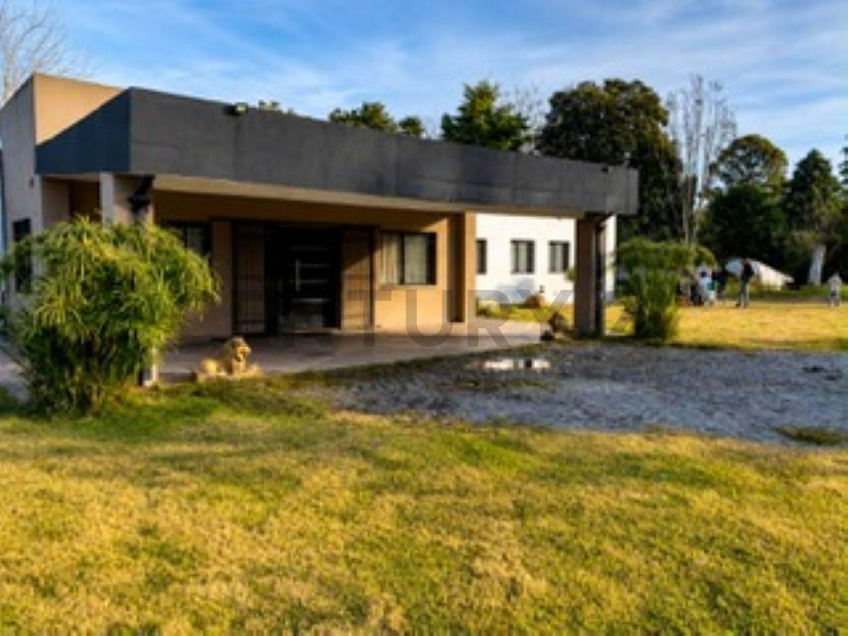 El Remanso. Casa 6 ambientes mas dependencia, sobre lote de 6.200 m2 — foto 1