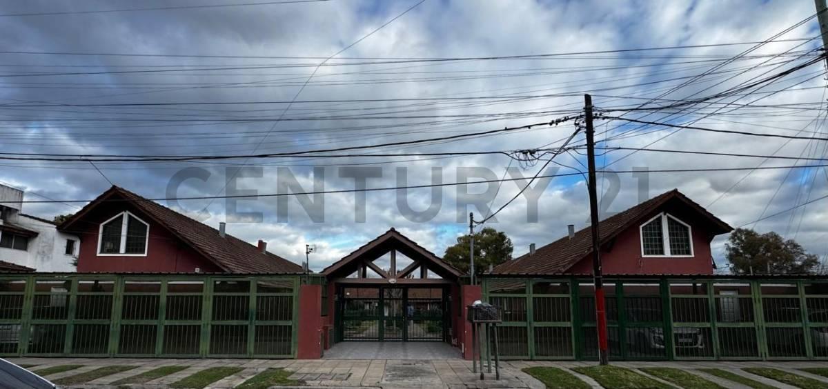 DÚPLEX EN VENTA 4 AMB – EXCELENTE UBICACIÓN EN EL CENTRO DE PILAR — foto 1