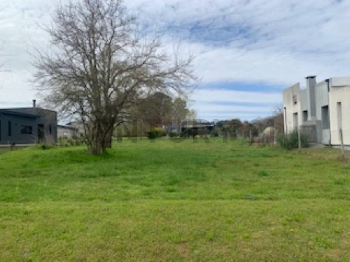 Terreno con excelente ubicación en Barrio Las Calandrias. (Ruta 4, Altos Los Cardales-Campana) — foto 1