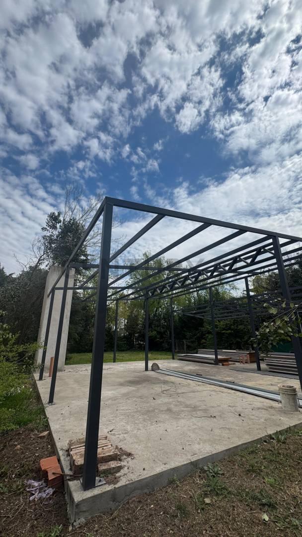 VENTA LOTE CON MEJORAS BARRIO SAKURA EXALTACION PAVON — foto 1
