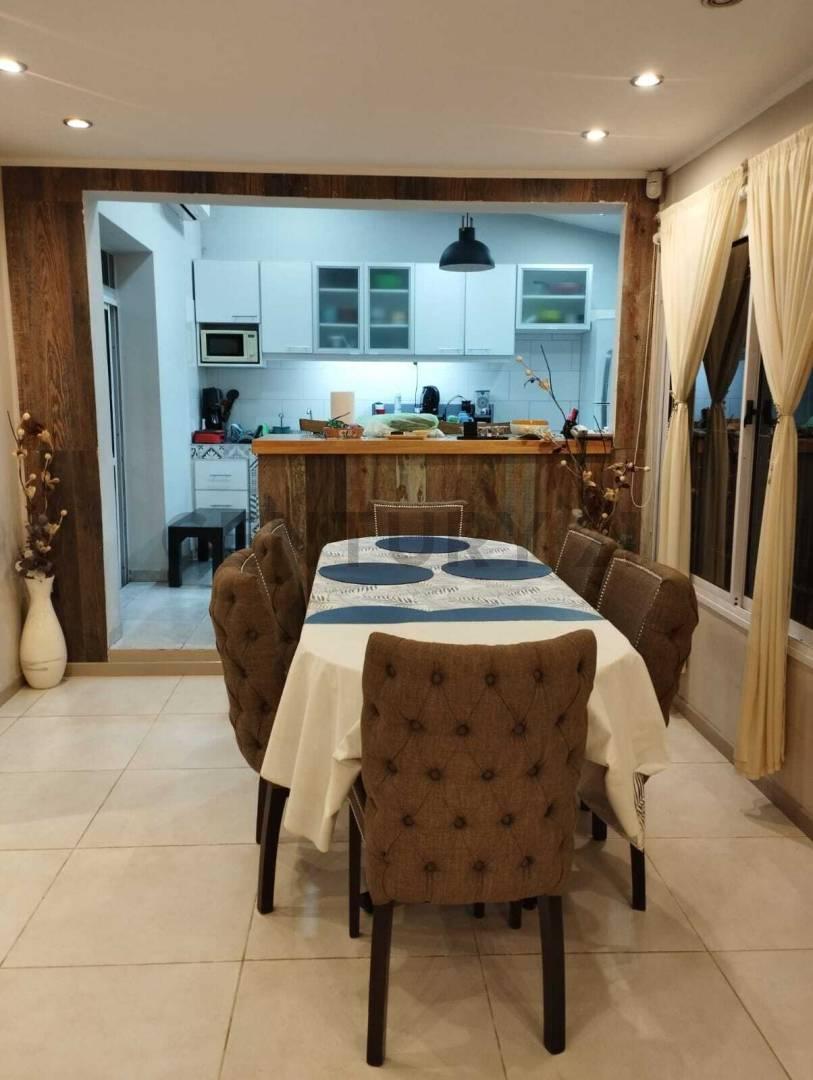 181 bis entre 516 y 516 Bis Casa de 2 dormitorios en venta Melchor Romero La Plata. — foto 1