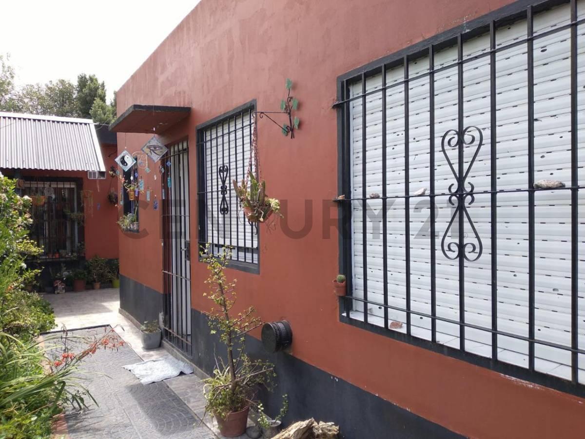 411A entre 453 y 454. Casa de 3 dormitorios en Venta en Gutierrez - Berazategui — foto 1