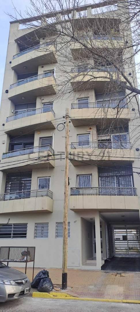 24 entre 35 y 36. Departamento en Venta con cochera La Plata — foto 1