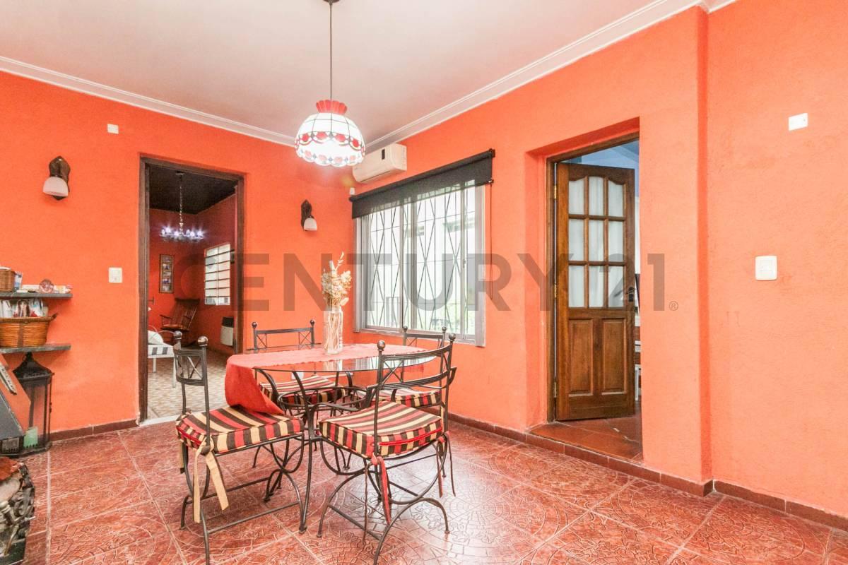 Venta de Casa 5 Ambientes en Lomas de Zamora! — foto 1
