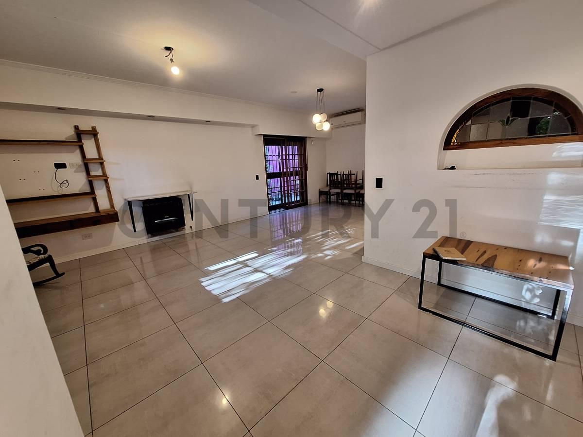 Casa 3 Ambientes con garage, jardin y Quincho. Apto Crédito!!!! — foto 1