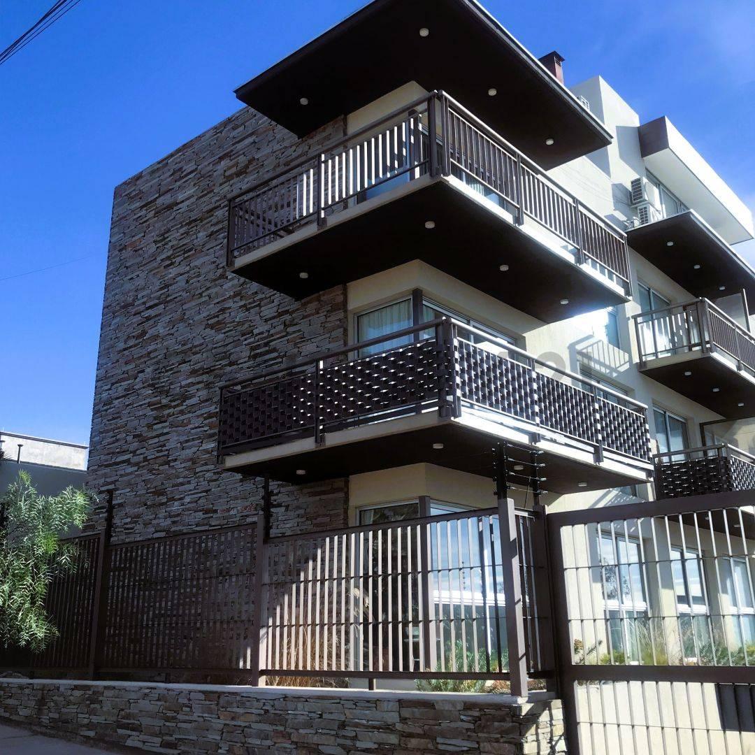 <p>DEPARTAMENTO A LA VENTA FRENTE AL DALVIAN</p><p>Departamento de categoría de dos dormitorios,... — foto 1