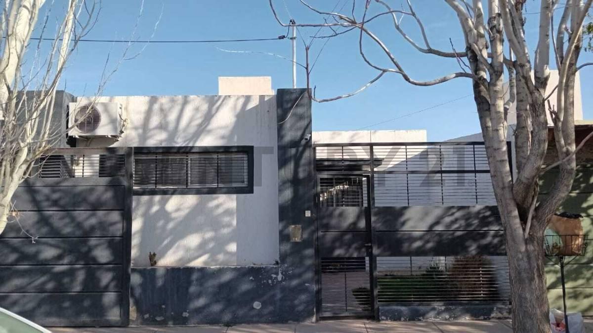 Se vende Casa en Barrio Alto Sarmiento, Las Heras — foto 1