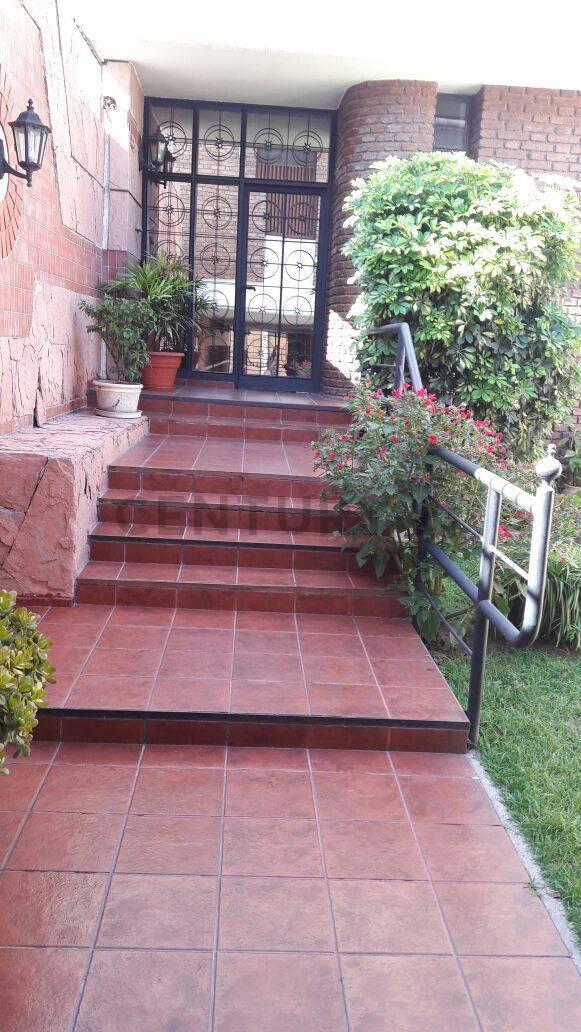 Vendo Casa Godoy Cruz, Calle Biritos — foto 1