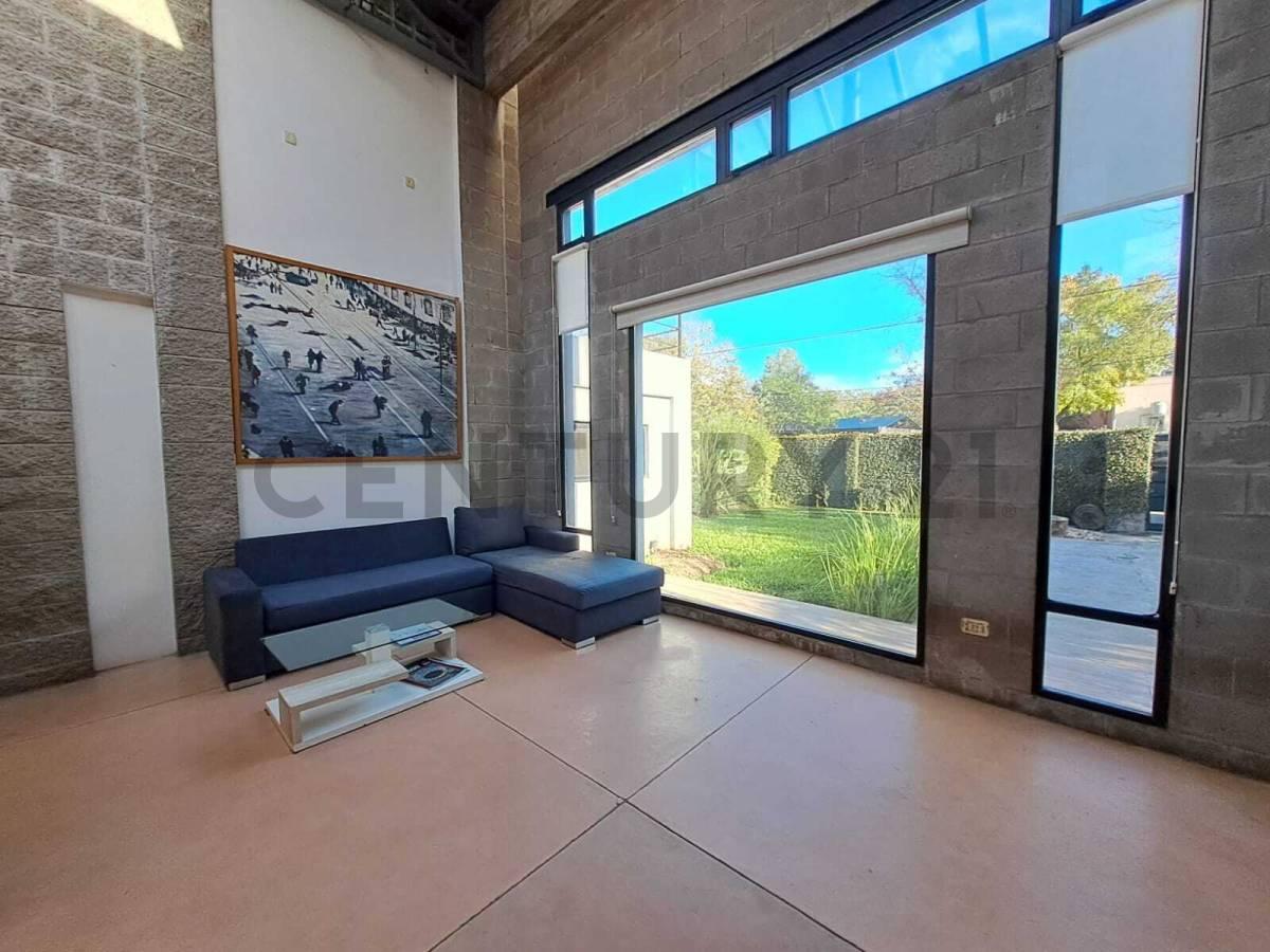 Venta Casa 5 ambientes en Villa Udaondo, Parque Leloir — foto 1