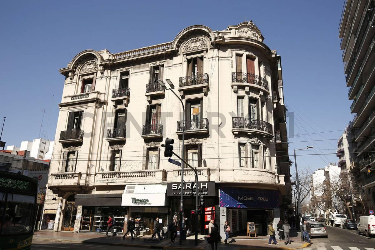 DEPTO EN VENTA EN FLORES — foto 1