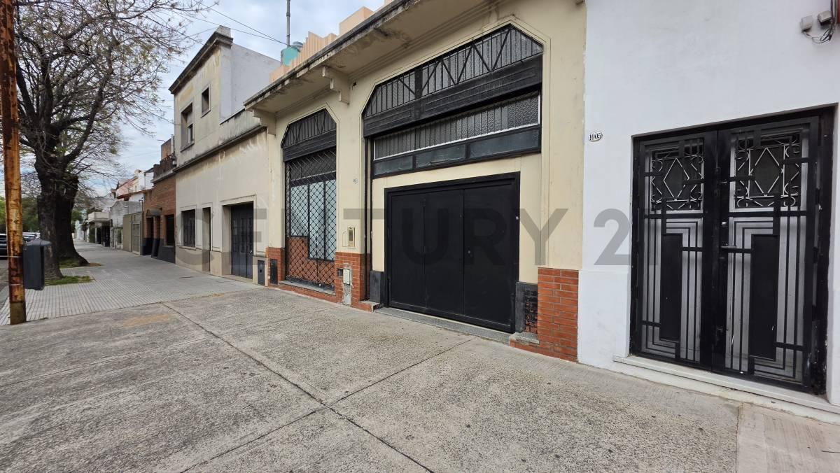 Local comercial en Flores — a metros de Av. Eva Perón — foto 1