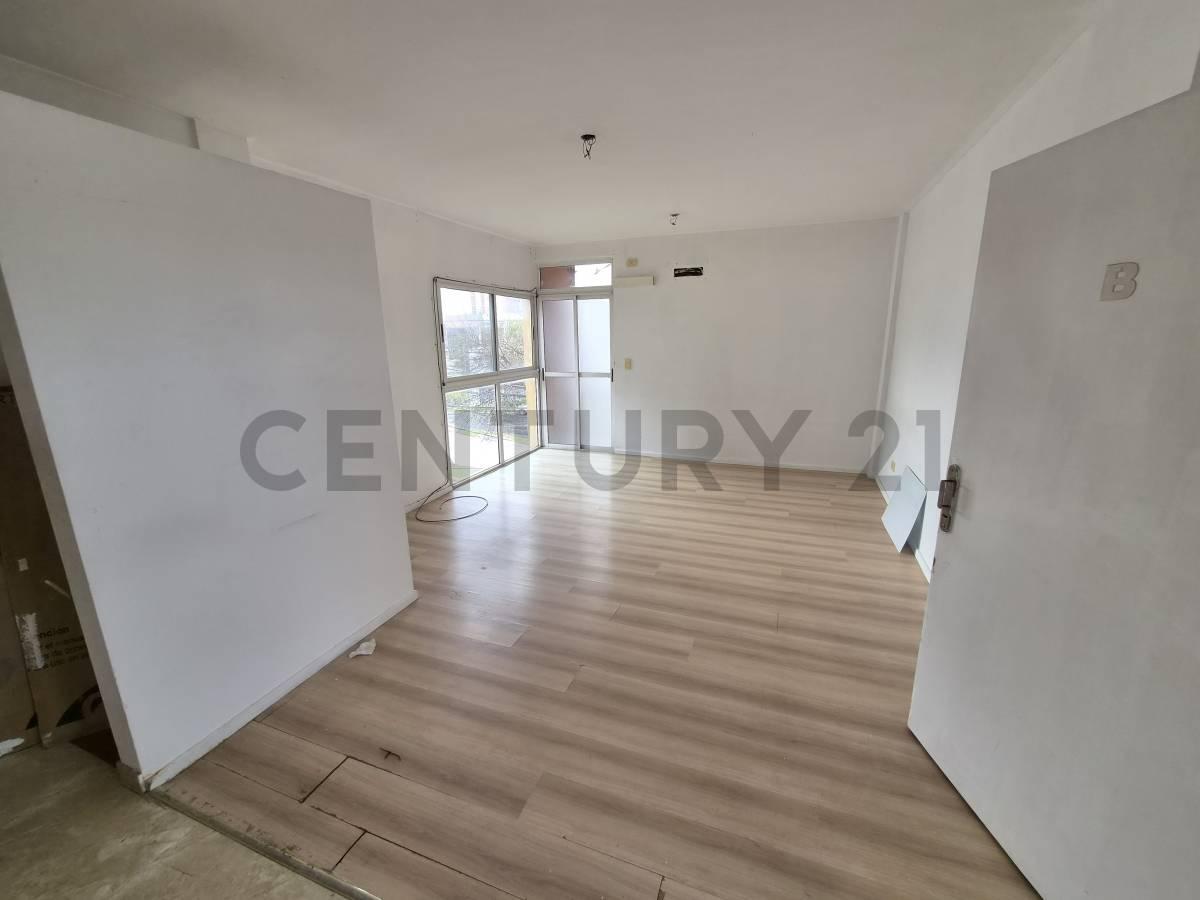 Alquiler Monoambiente Al Frente Con Balcón y SUM | Tucumán 329, Pilar Centro — foto 1