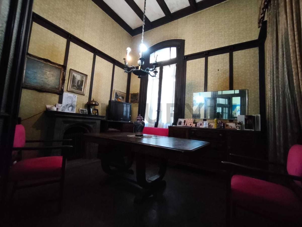VENTA PH Tipo Casa de 11 Ambientes en SAN TELMO – Ideal Emprendimiento Comercial — foto 1