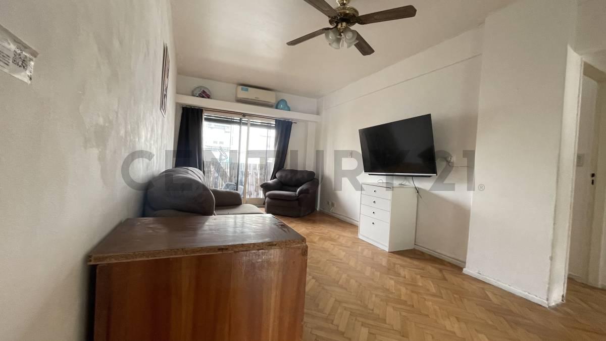 Venta de Depto. al Frente con Balcón en Recoleta — foto 1
