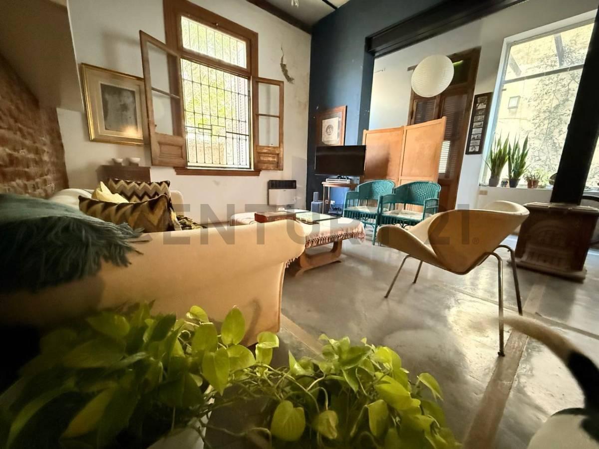 CASA DE EPOCA CUATRO AMBIENTES CON COCHERA — foto 1