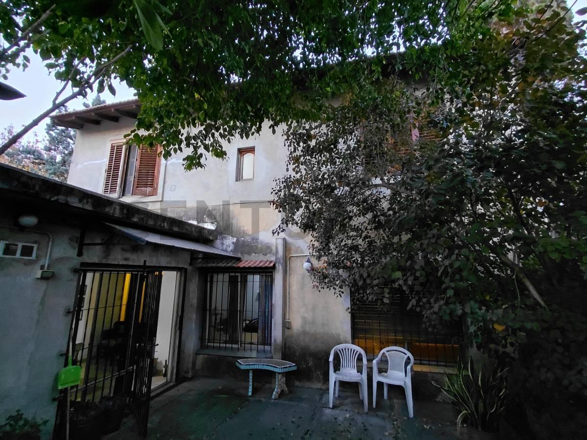 3 PH EN BLOCK CON PATIOS/ GRAN POTENCIAL DE RENTA/ BANFIELD. Av Alvear 1900 — foto 1