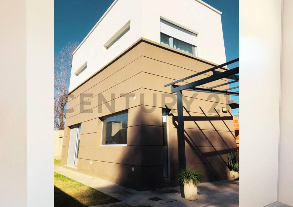 Casa de 2 Dormitorios en Venta en Villa Elvira — foto 1