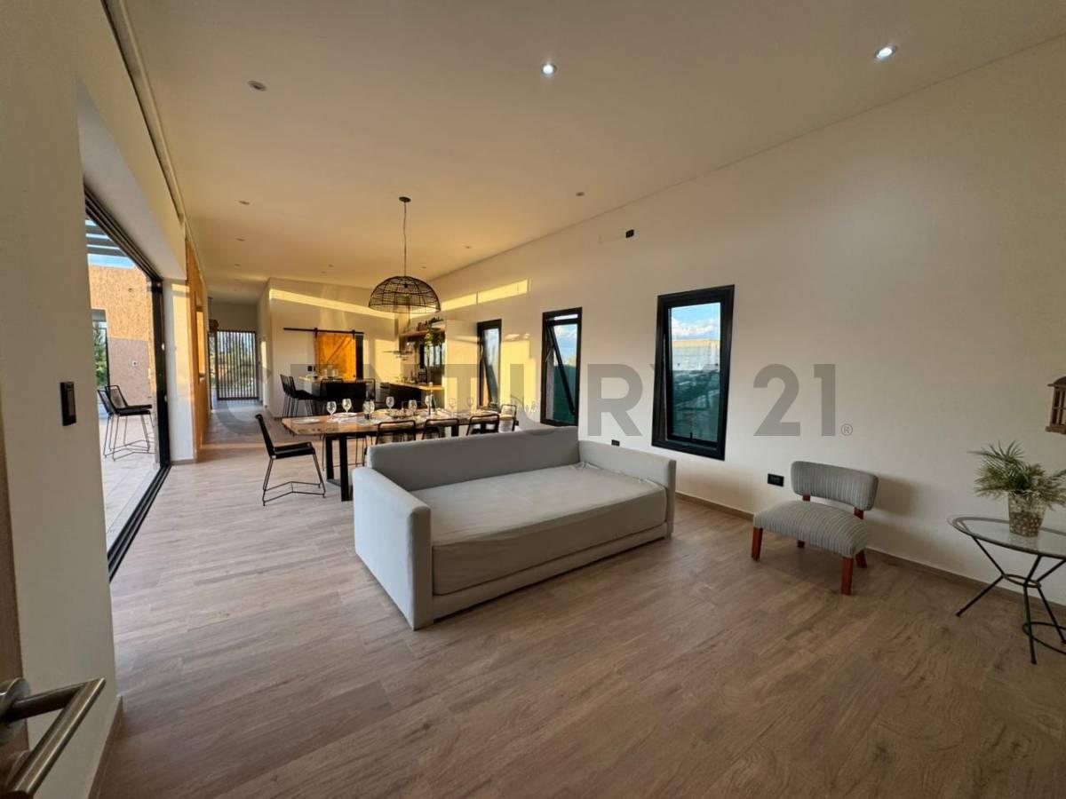 C21 Lucio Barroso Vende Casa en Alma Gardenia — foto 1