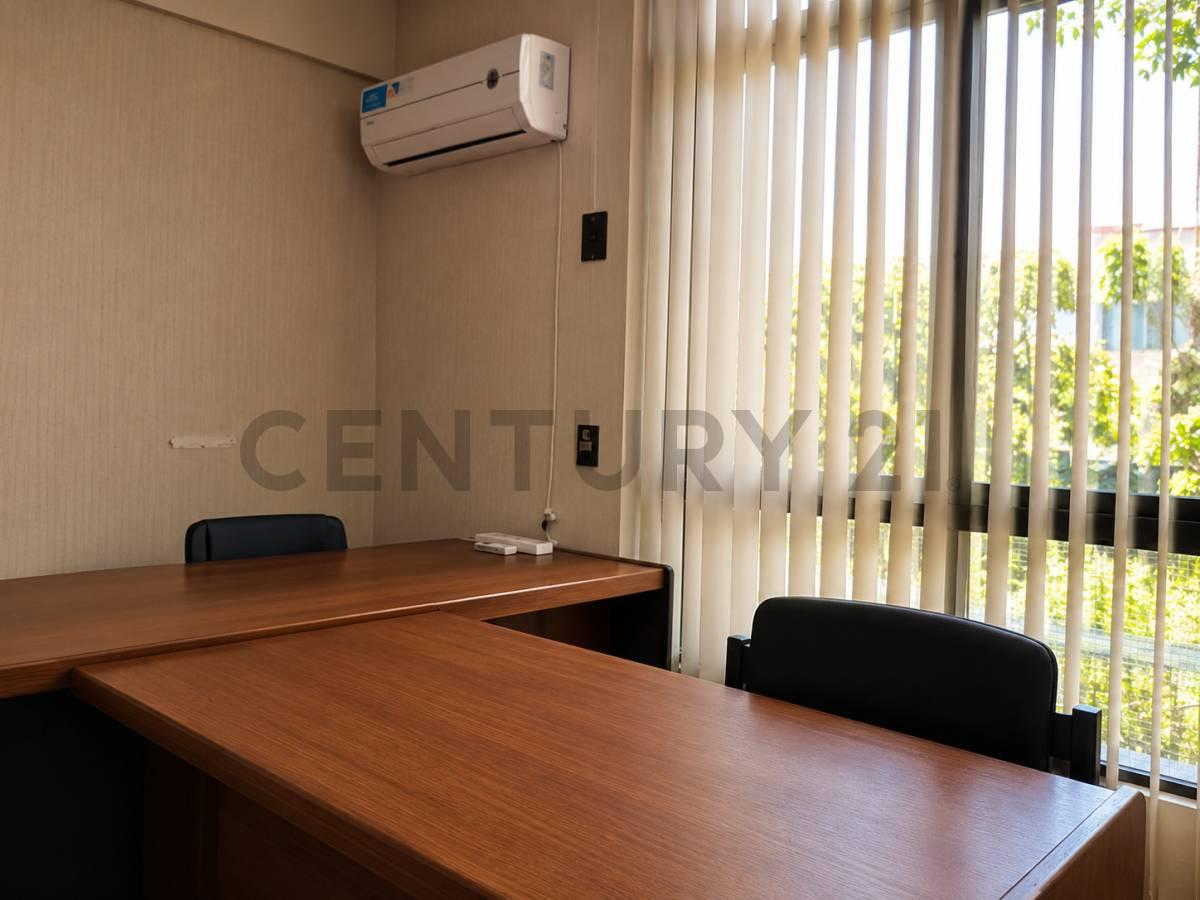 Venta de oficina en ciudad — foto 1