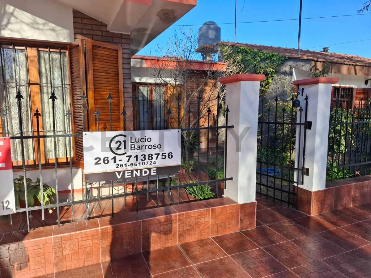 ¡Casa en venta en Rivadavia! — foto 1