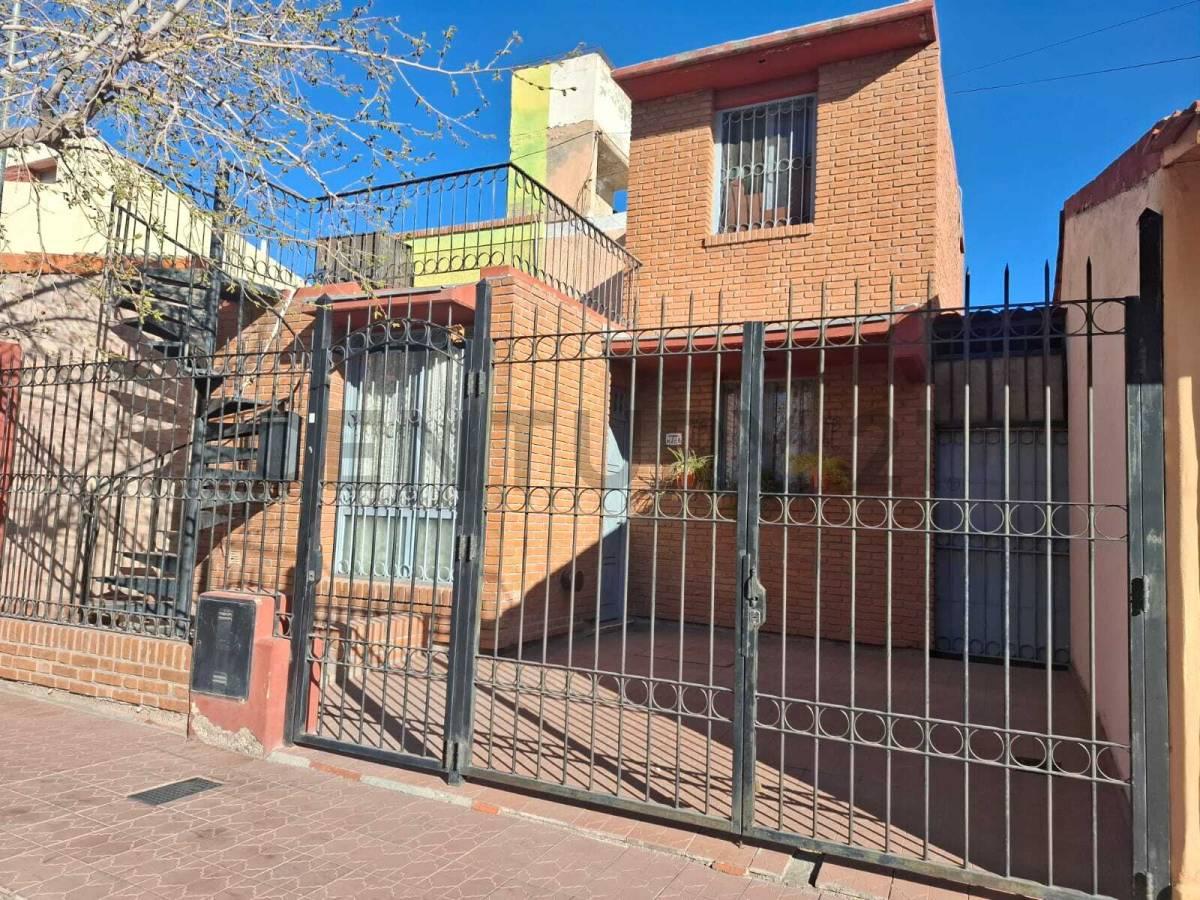 Casa con departamento en Guaymallen en venta! — foto 1
