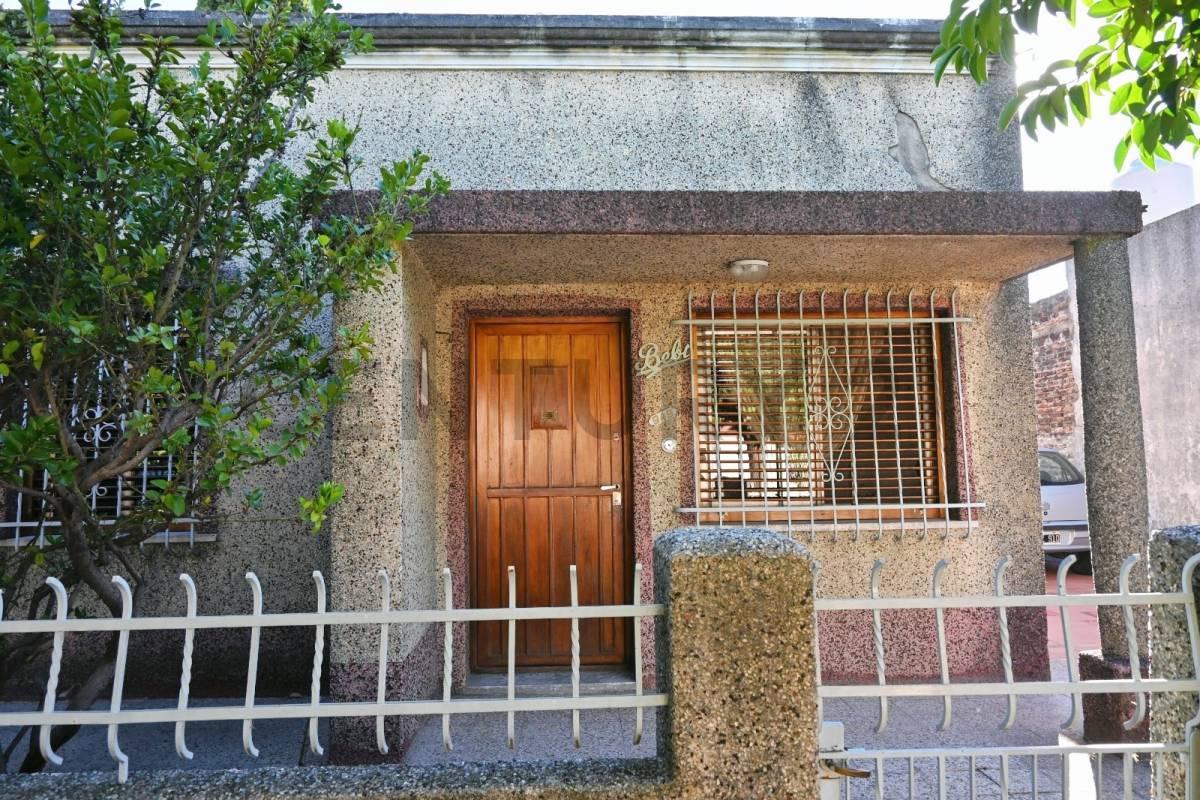 VENTA DE CASA 3 AMBIENTES CON PATIO Y COCHERA EN LOMAS DE ZAMORA — foto 1