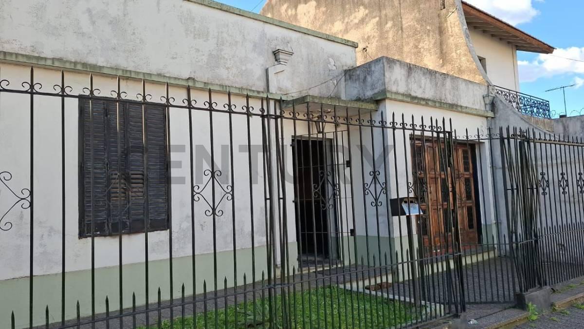 CASA EN VENTA EN TEMPERLEY 4 AMBIENTES CON PATIO — foto 1