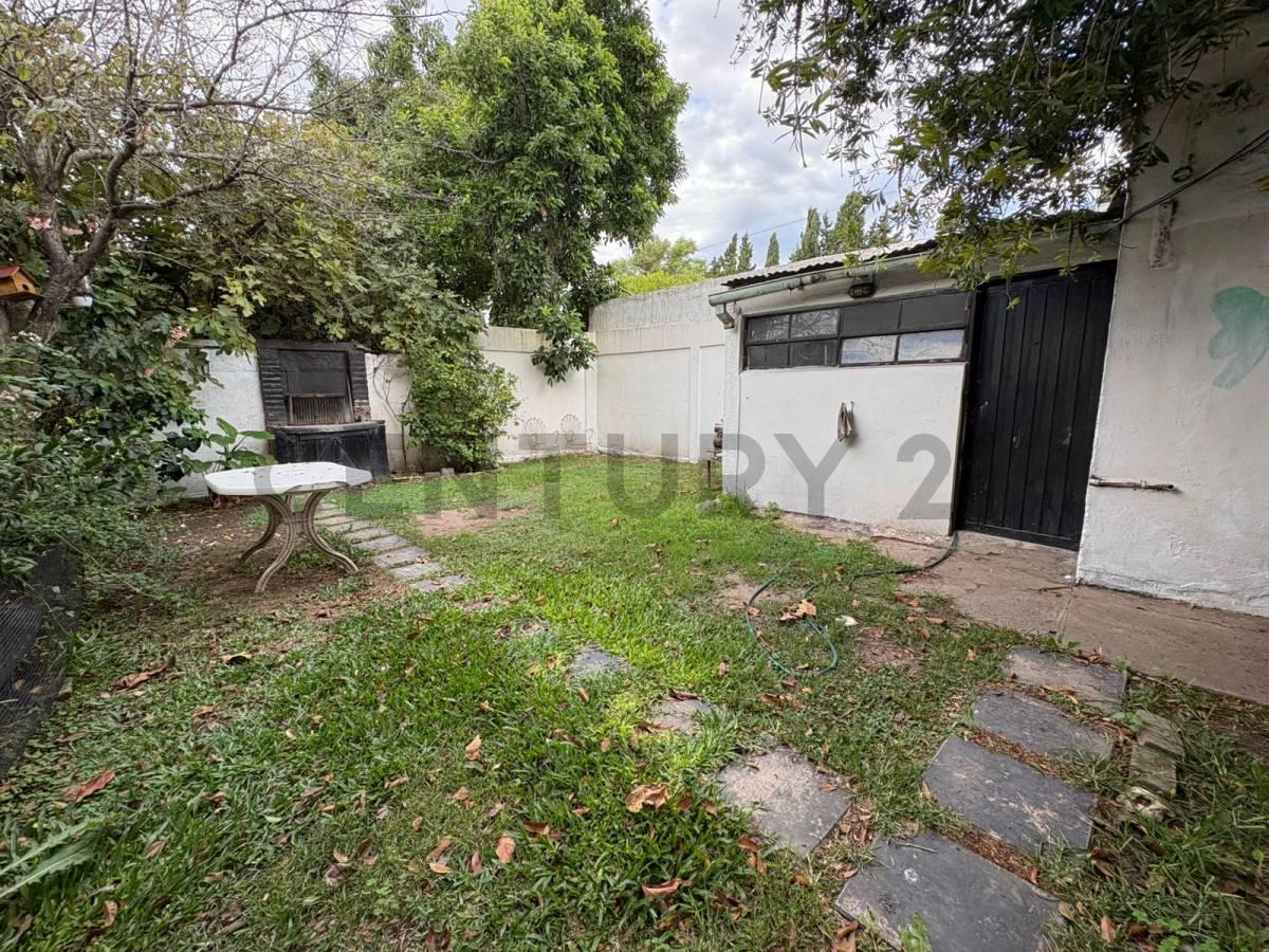 PH Tipo Casa 5 Ambientes en Venta con Cochera Doble y Fondo – Llavallol — foto 1