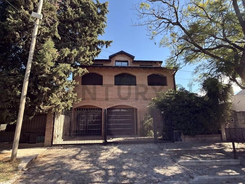 Casa en venta 6 ambientes + departamento 2 ambientes. — foto 1