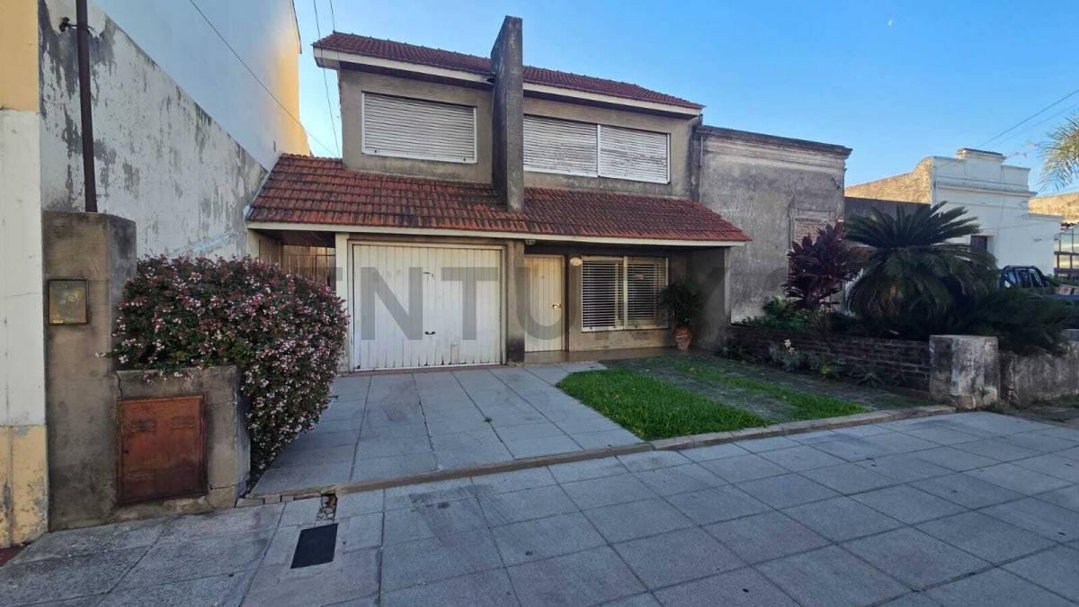 VENTA CHALET en dos plantas -3 Dormitorios en Remedios de Escalada — foto 1