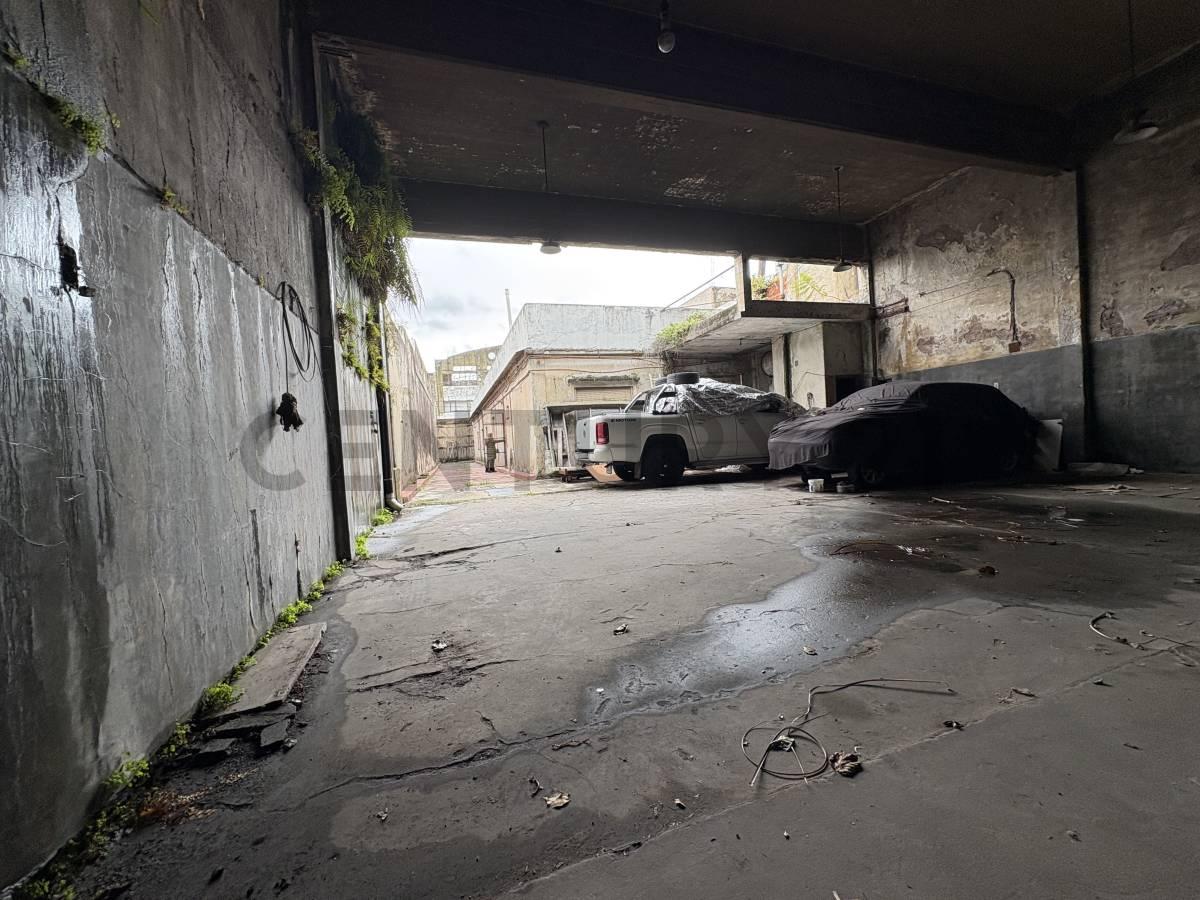 Terreno 485m2 con 2 ph a refaccionar en venta - Piñeyro, Avellaneda — foto 1