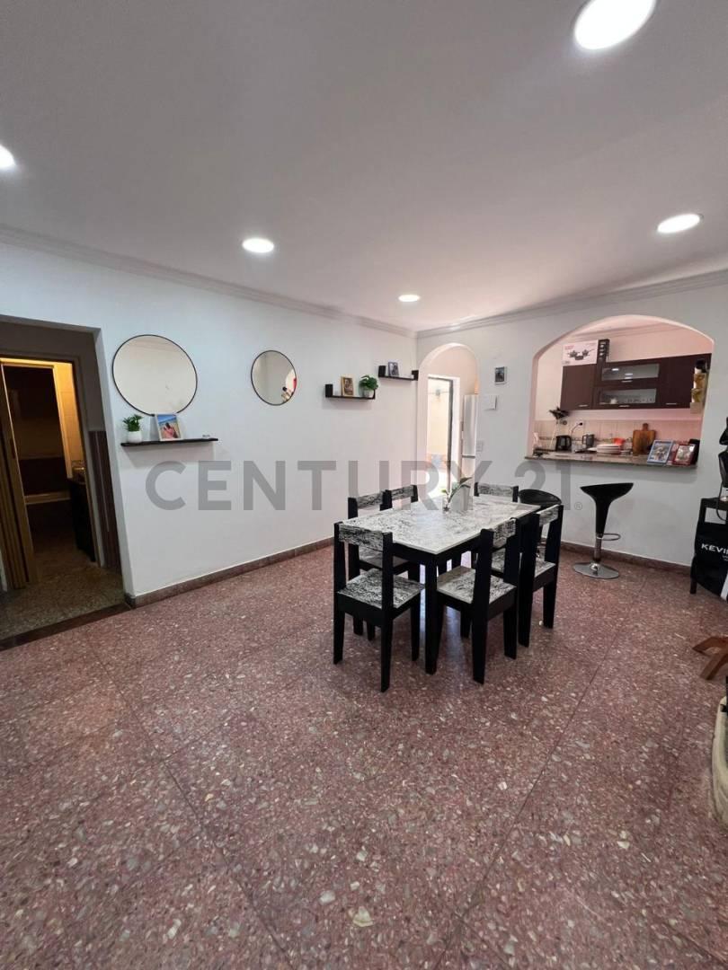 VENTA CASA 3 AMBIENTES CON COCHERA — foto 1