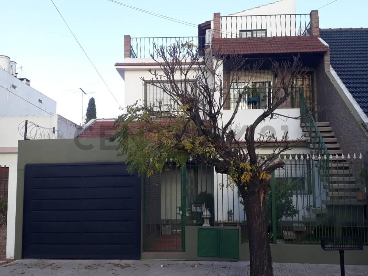 Venta casa multifamiliar en Villa Ballester acepta permuta — foto 1