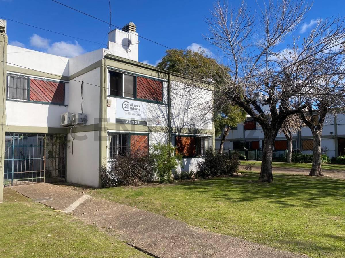 - VENTA DUPLEX TOLOSA - CALLE 14 e/ 528bis Y 529 - — foto 1