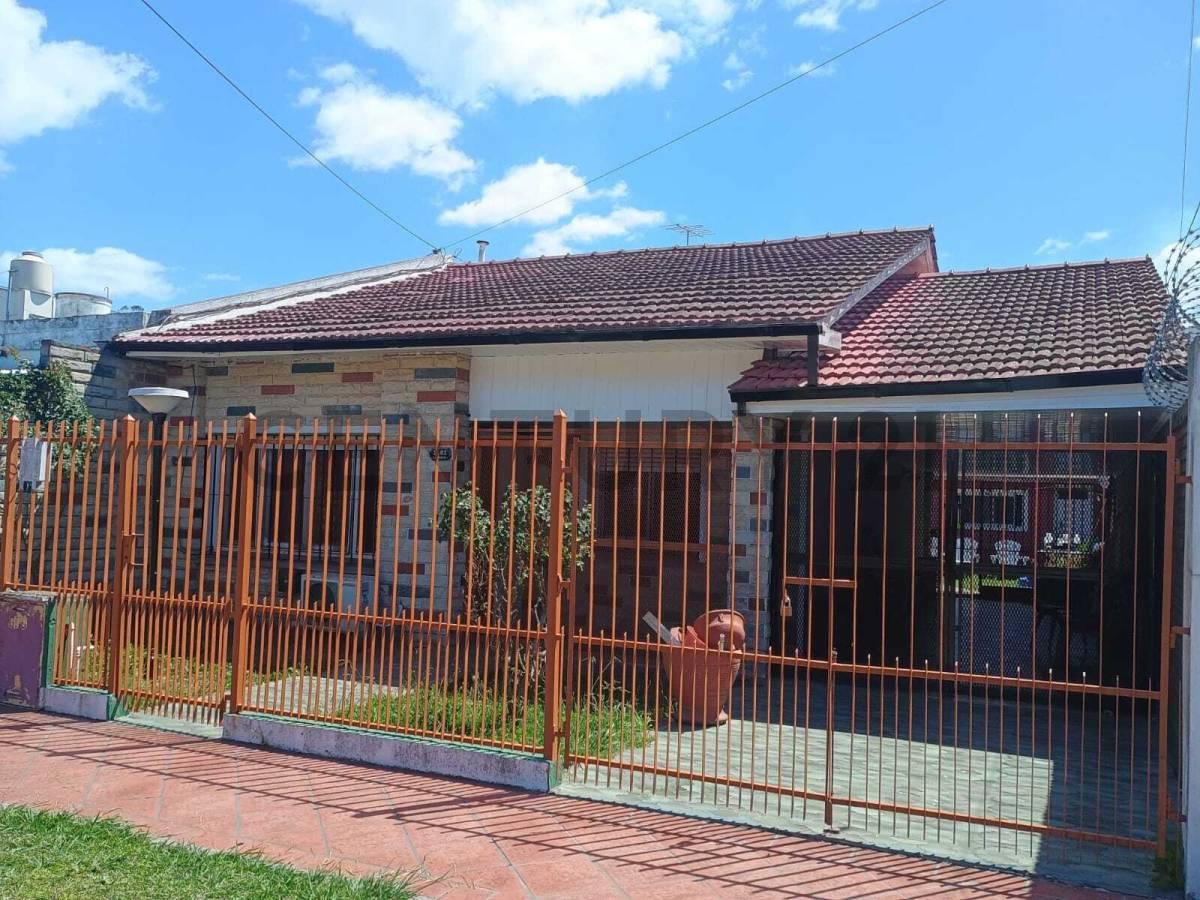 VENTA CASA 3 AMBIENTES A METROS DE AV. COLÓN — foto 1