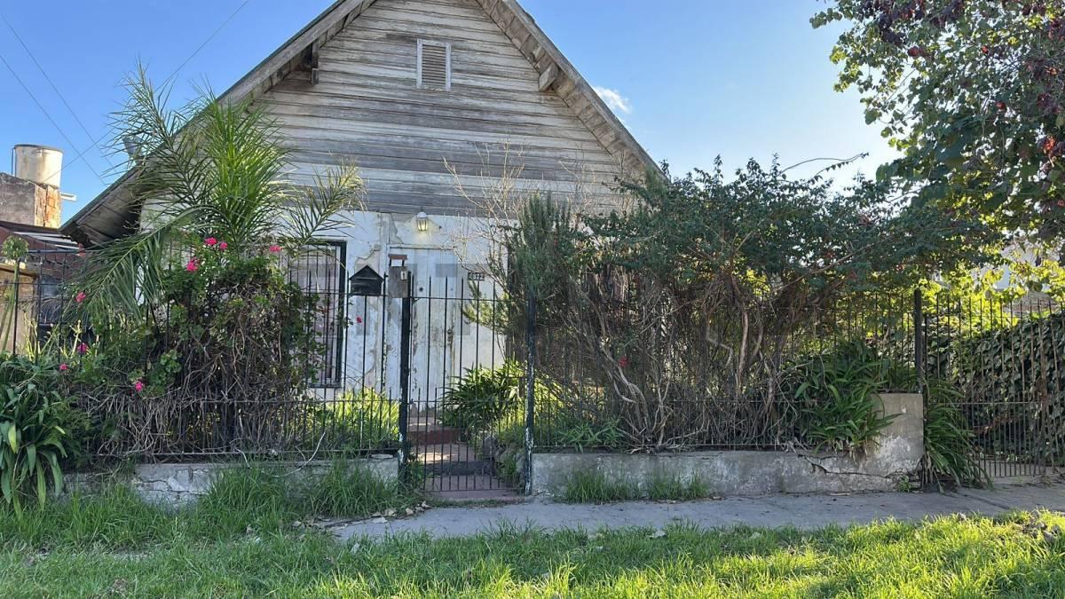 VENTA CASA 3 AMBIENTE MÁS DEPTO 2 AMB EN BLOCK BARRIO JORGE NEWBERY — foto 1