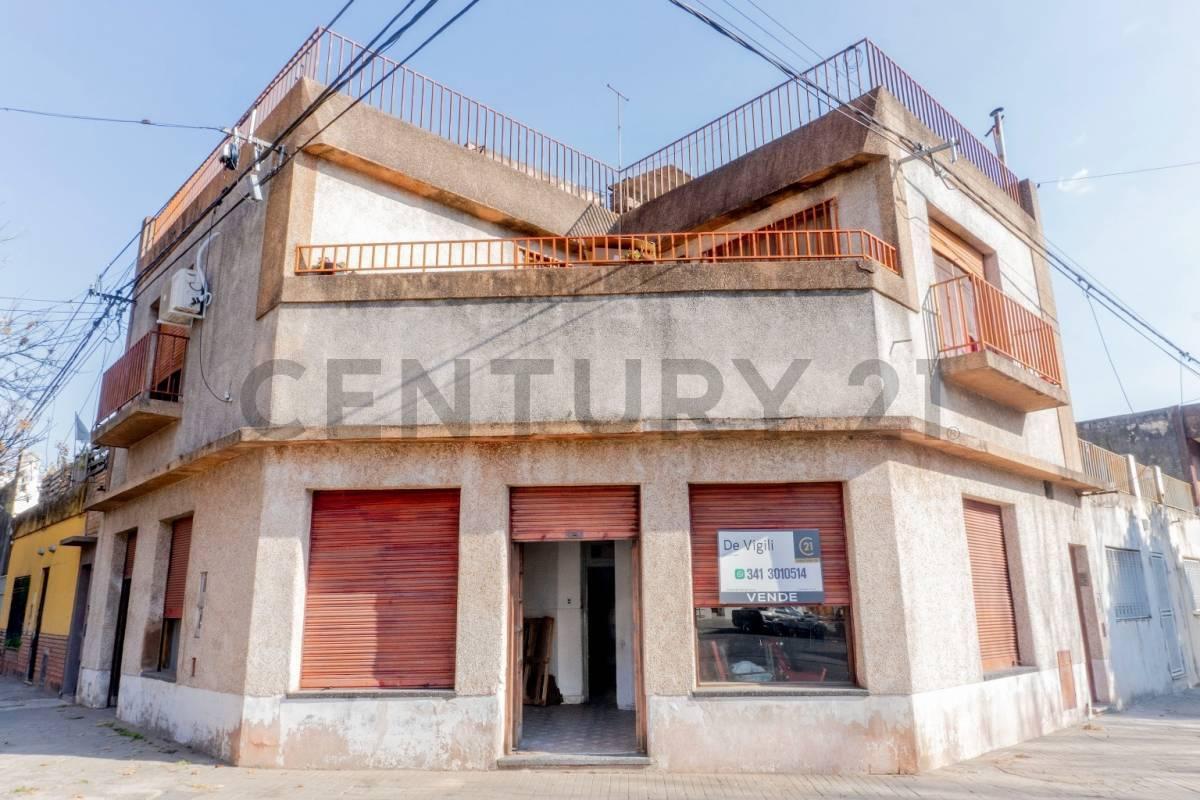 VENTA CASA 2 DORMITORIOS Y LOCAL COMERCIAL ! — foto 1