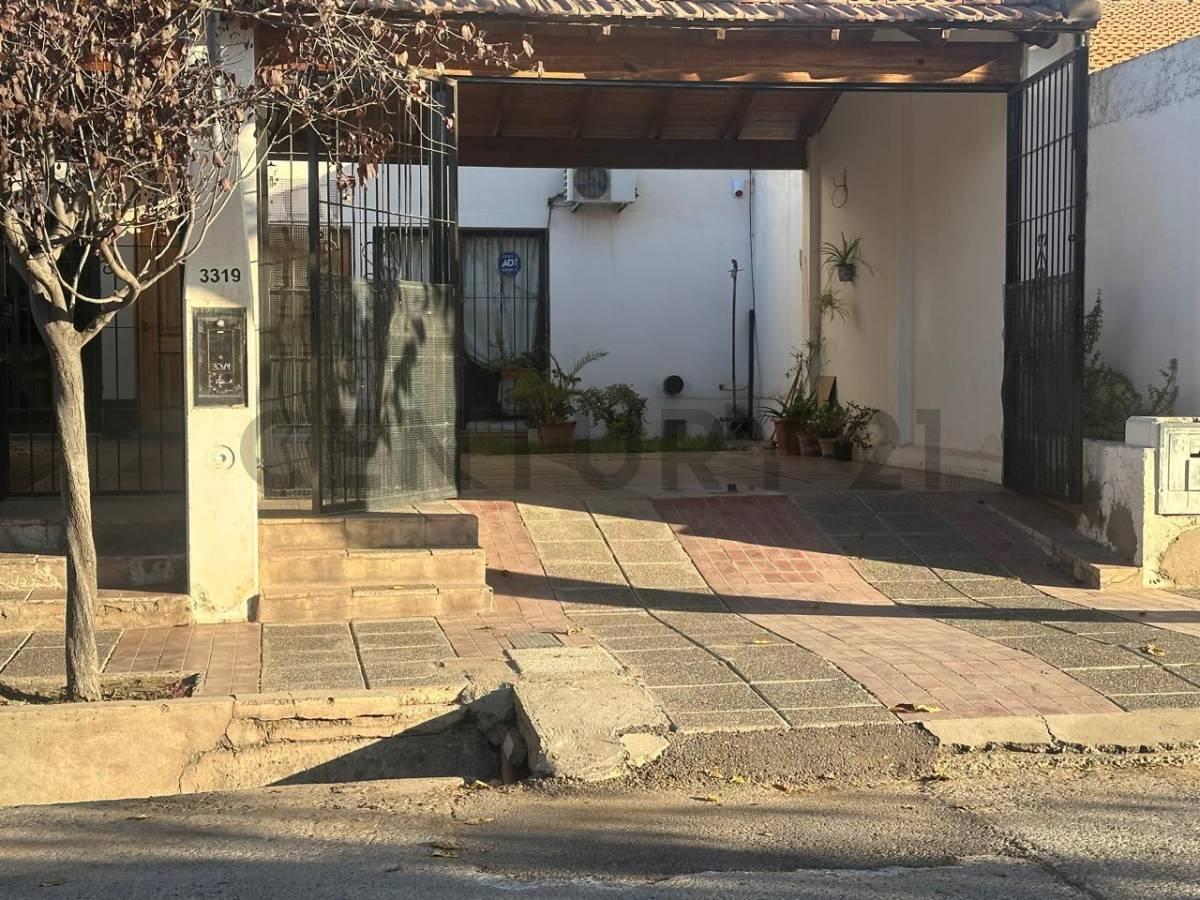 CENTURY 21 LOPEZ VENDE DUPLEX EN GUAYMALLEN — foto 1